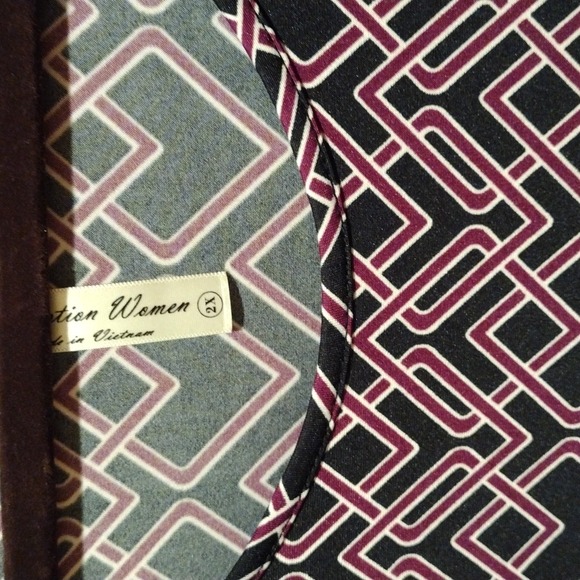 Geometric Top - Picture 2 of 3